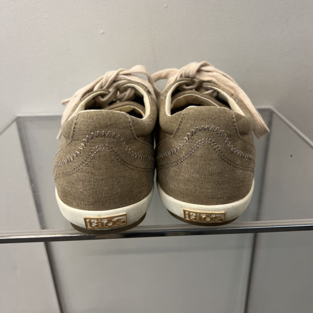 Taos Brown Star Sneakers 8.5