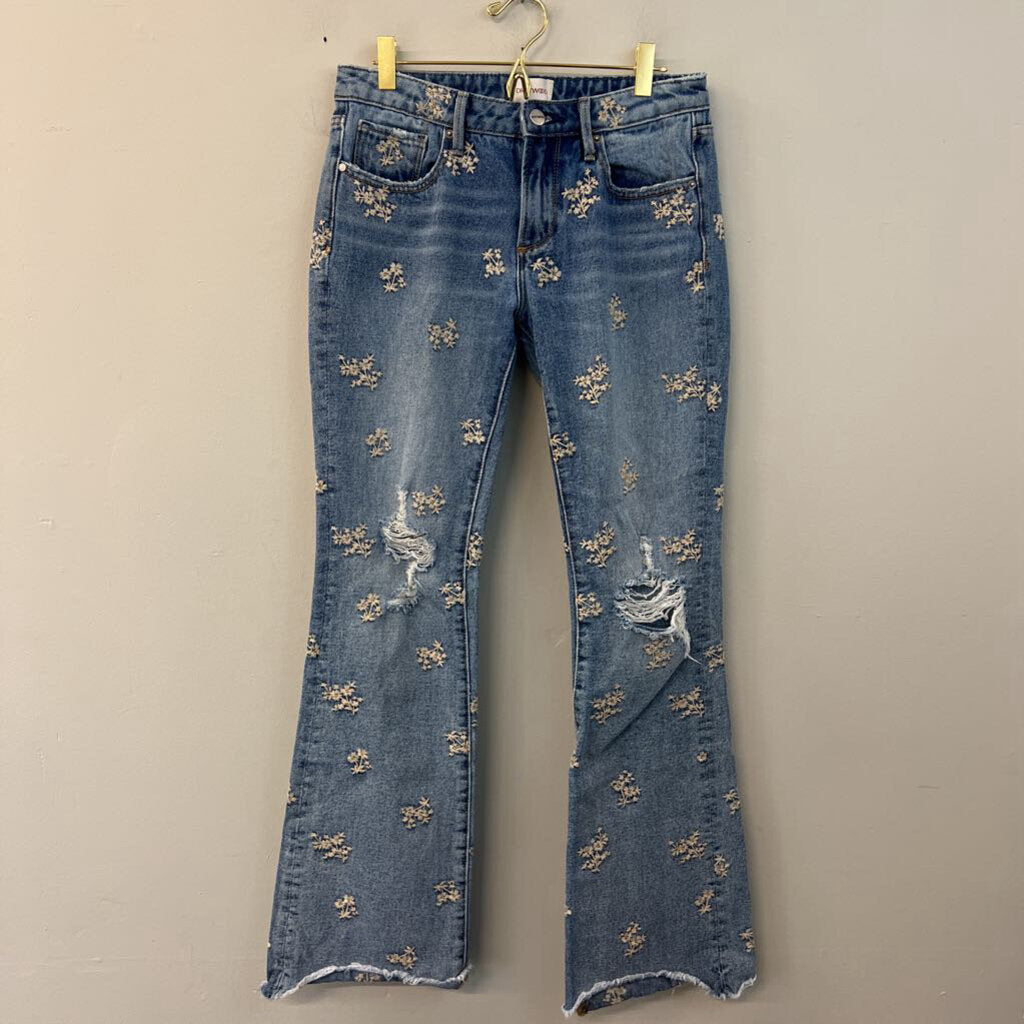 Driftwood Medium Wash Embroidered Flower Distressed Jeans 26