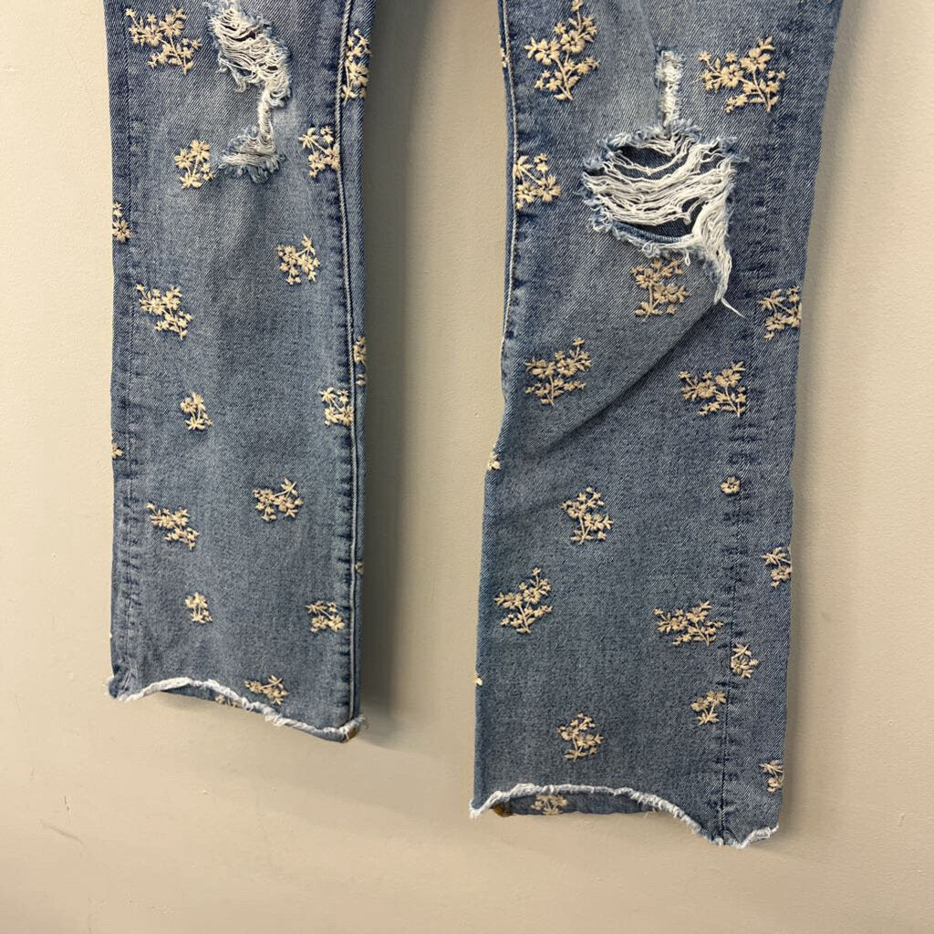 Driftwood Medium Wash Embroidered Flower Distressed Jeans 26