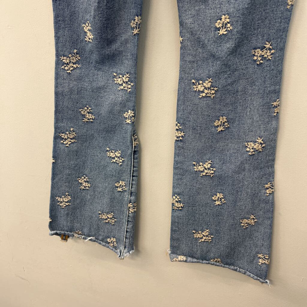Driftwood Medium Wash Embroidered Flower Distressed Jeans 26