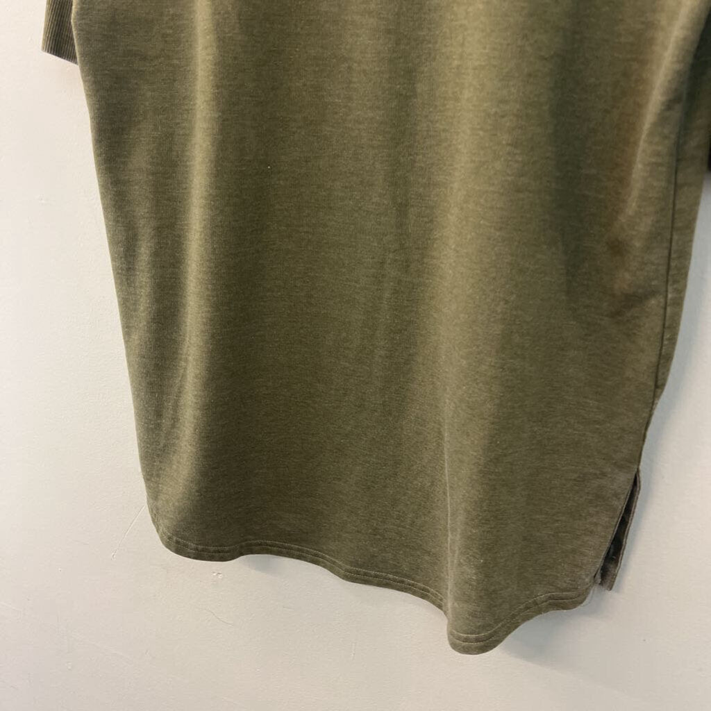 Jane and Delancey Green Short Sleeve Top Medium