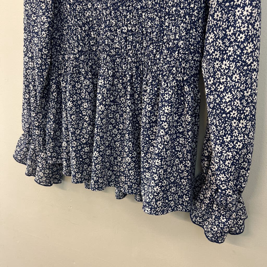 Mi Ami Blue/ White Flower Print Smocked Long Sleeve Top Large