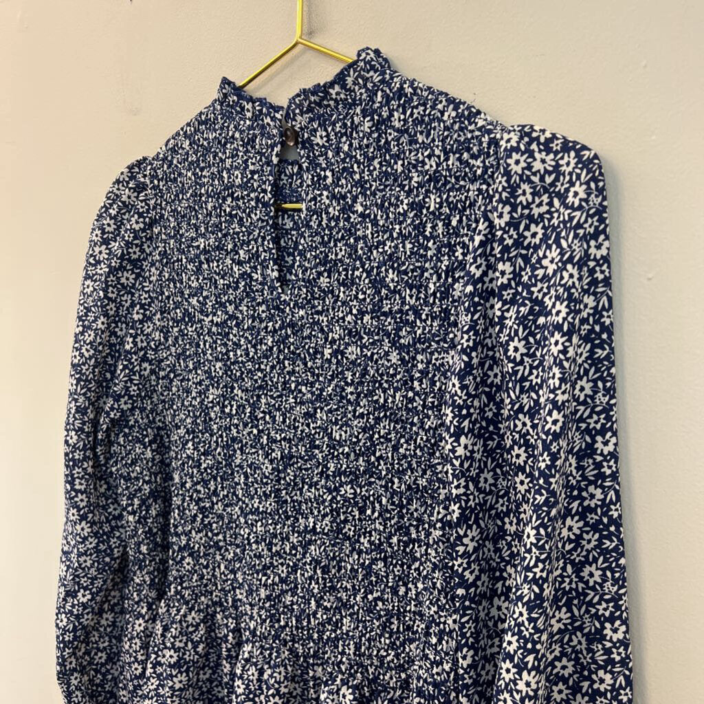 Mi Ami Blue/ White Flower Print Smocked Long Sleeve Top Large