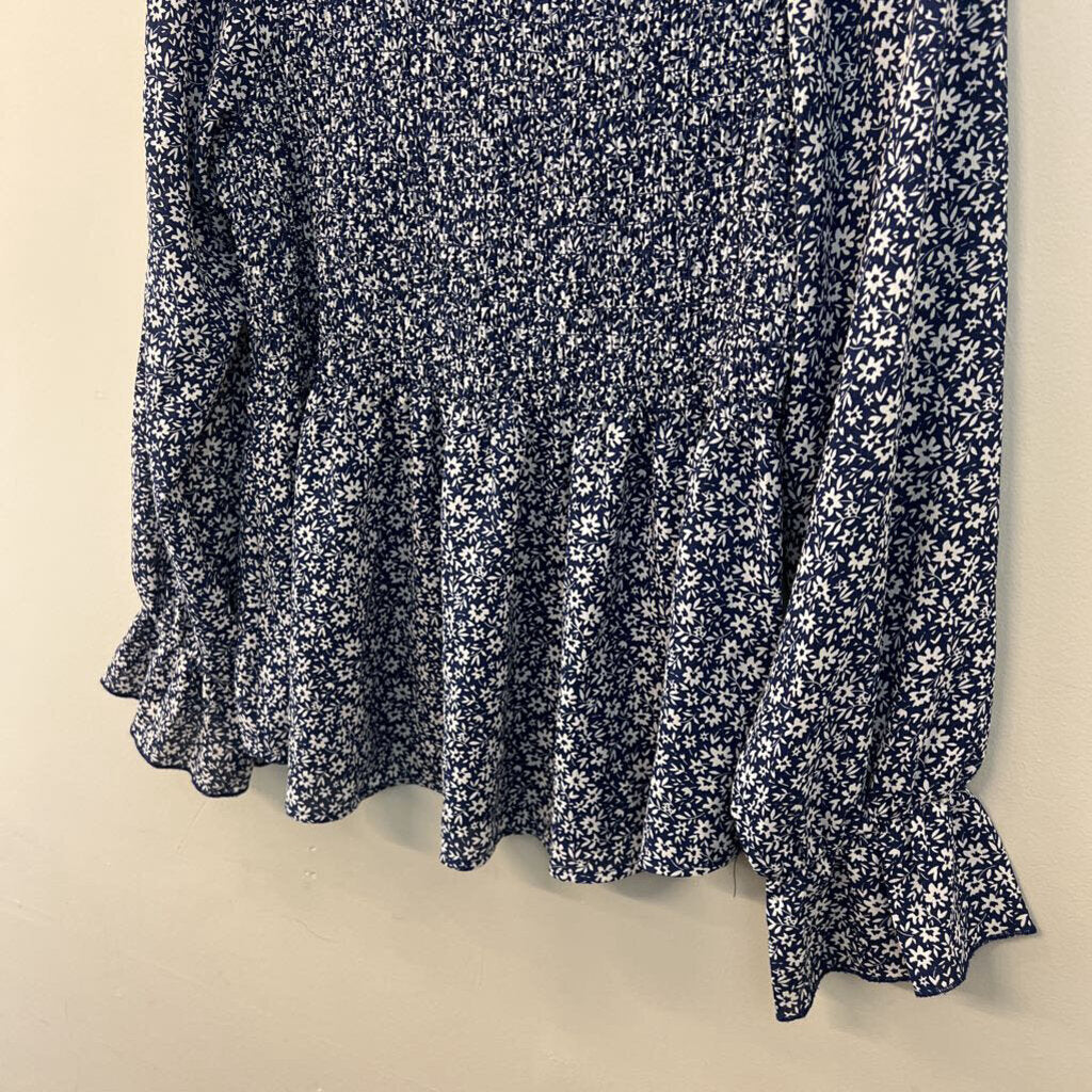 Mi Ami Blue/ White Flower Print Smocked Long Sleeve Top Large