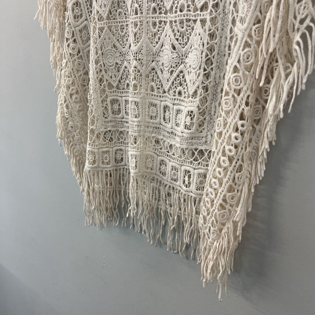 Cream Crochet Knit Short Sleeve Fringe Hem Top Medium