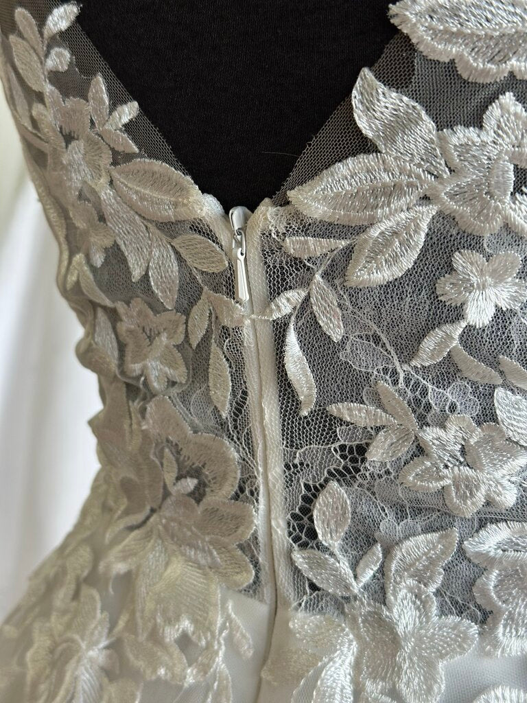 Alyce Designs 5090 A-Line Lace Applique Wedding Dress 10