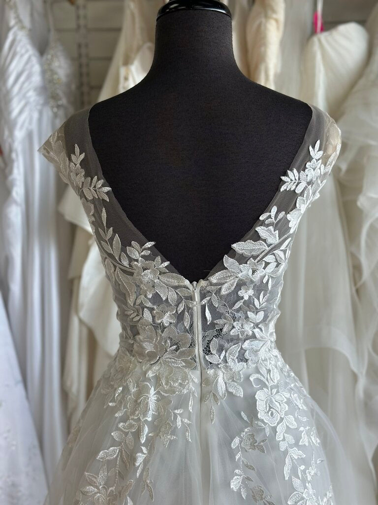 Alyce Designs 5090 A-Line Lace Applique Wedding Dress 10