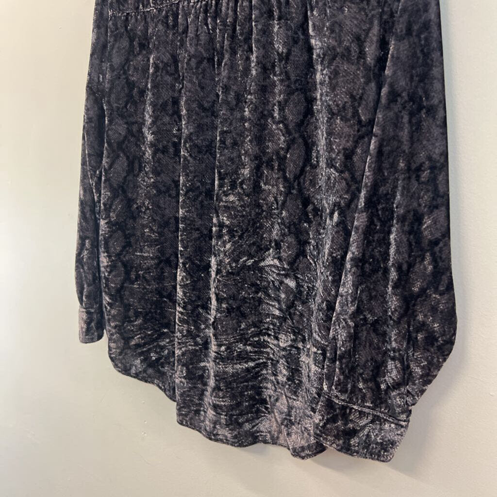 Pilcro Grey Velvet Snakeskin Print Long Sleeve Button Down Top Small Petite