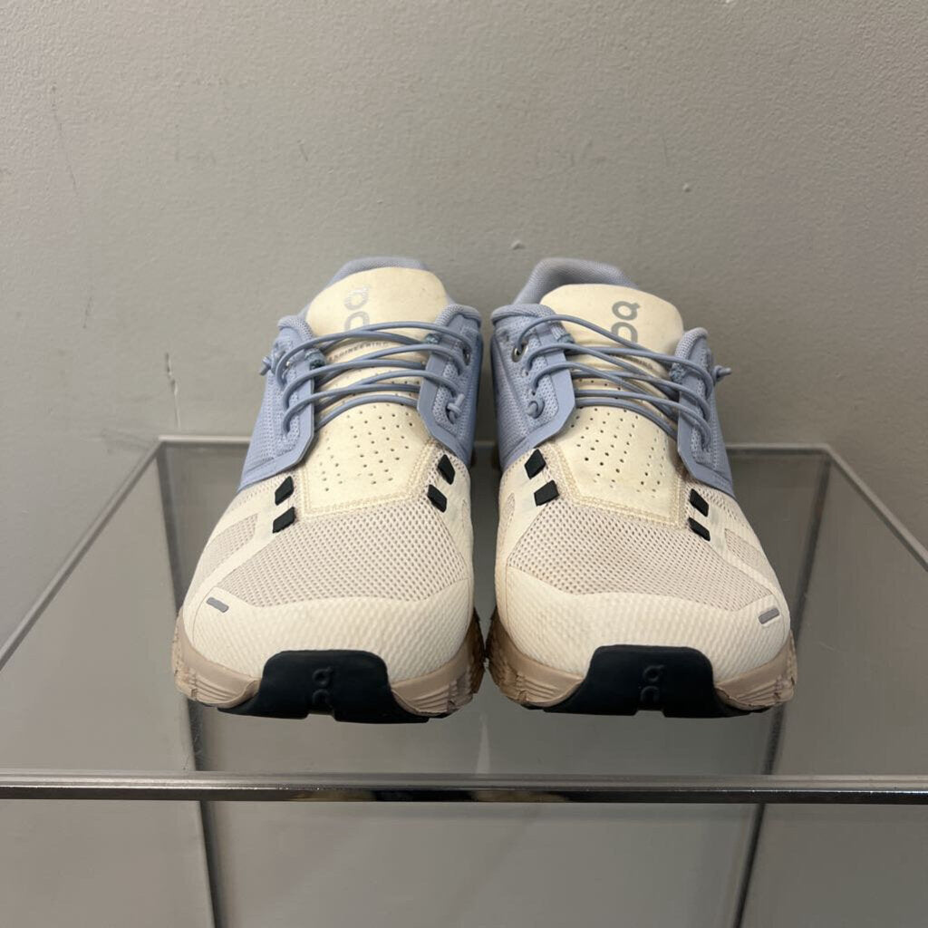 On Cloud White/ Blue Cloud 6 Lifestyle Sneakers 8.5