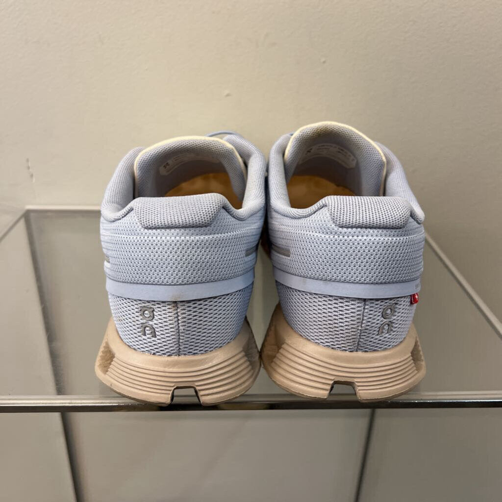 On Cloud White/ Blue Cloud 6 Lifestyle Sneakers 8.5