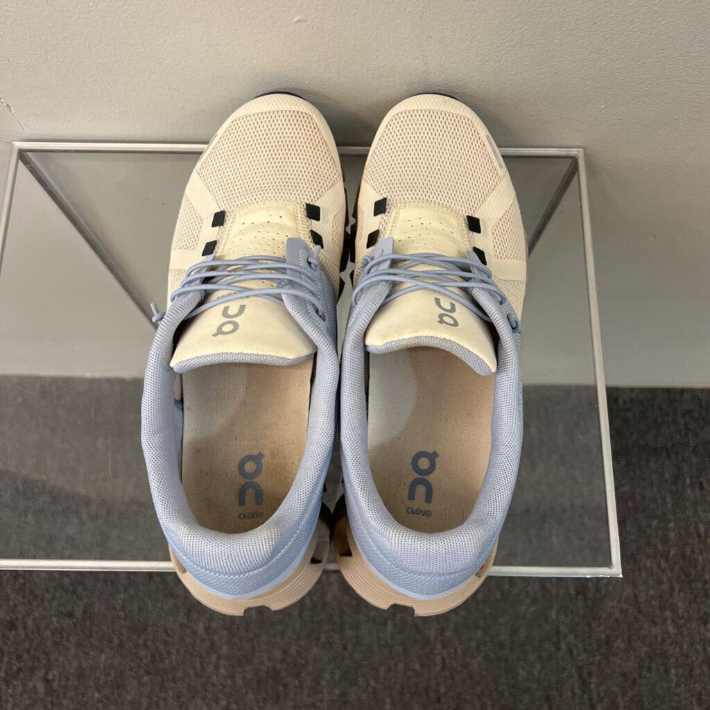 On Cloud White/ Blue Cloud 6 Lifestyle Sneakers 8.5