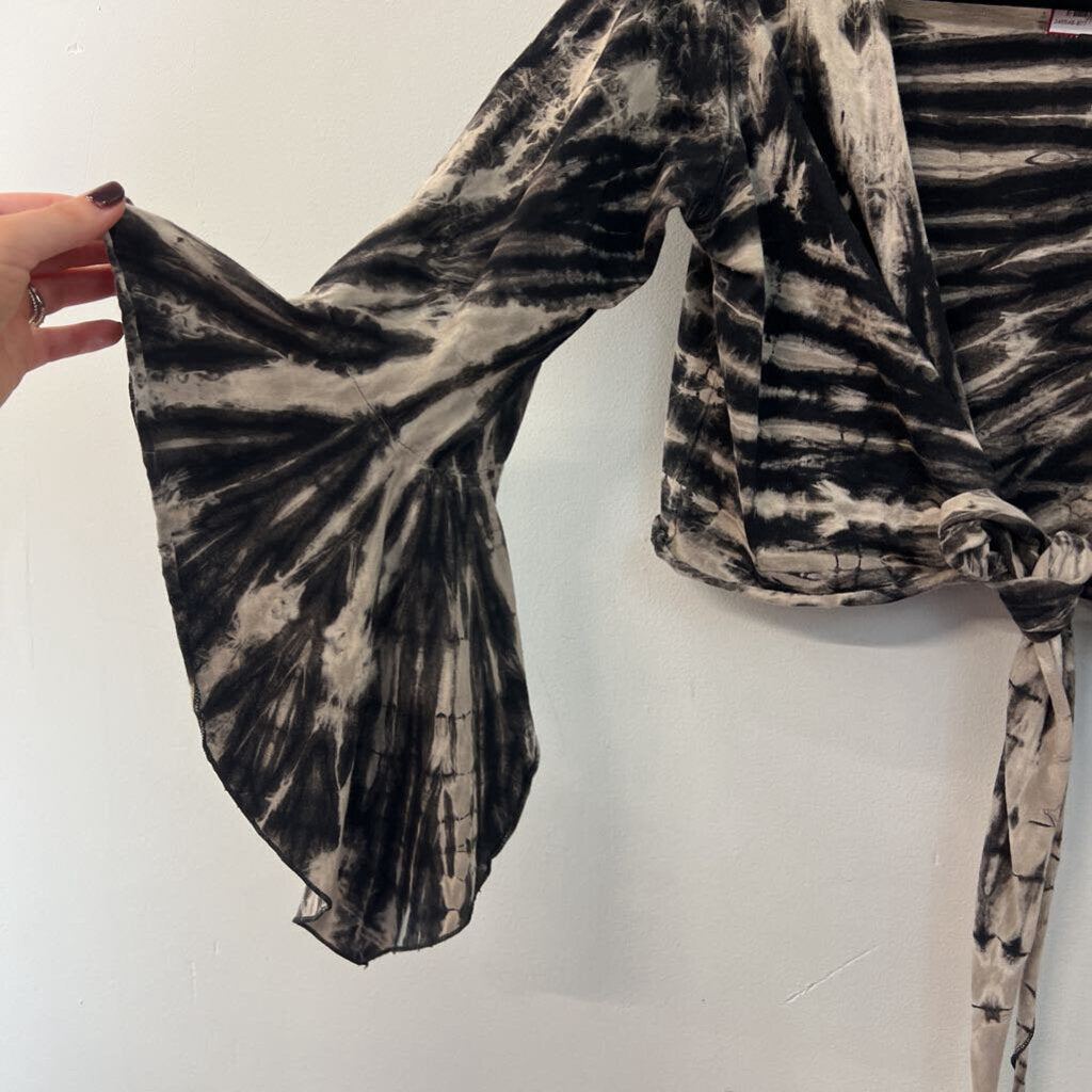 Kathmandu Black/ Beige Tie Dye Cropped Long Sleeve Tie Front Top Medium