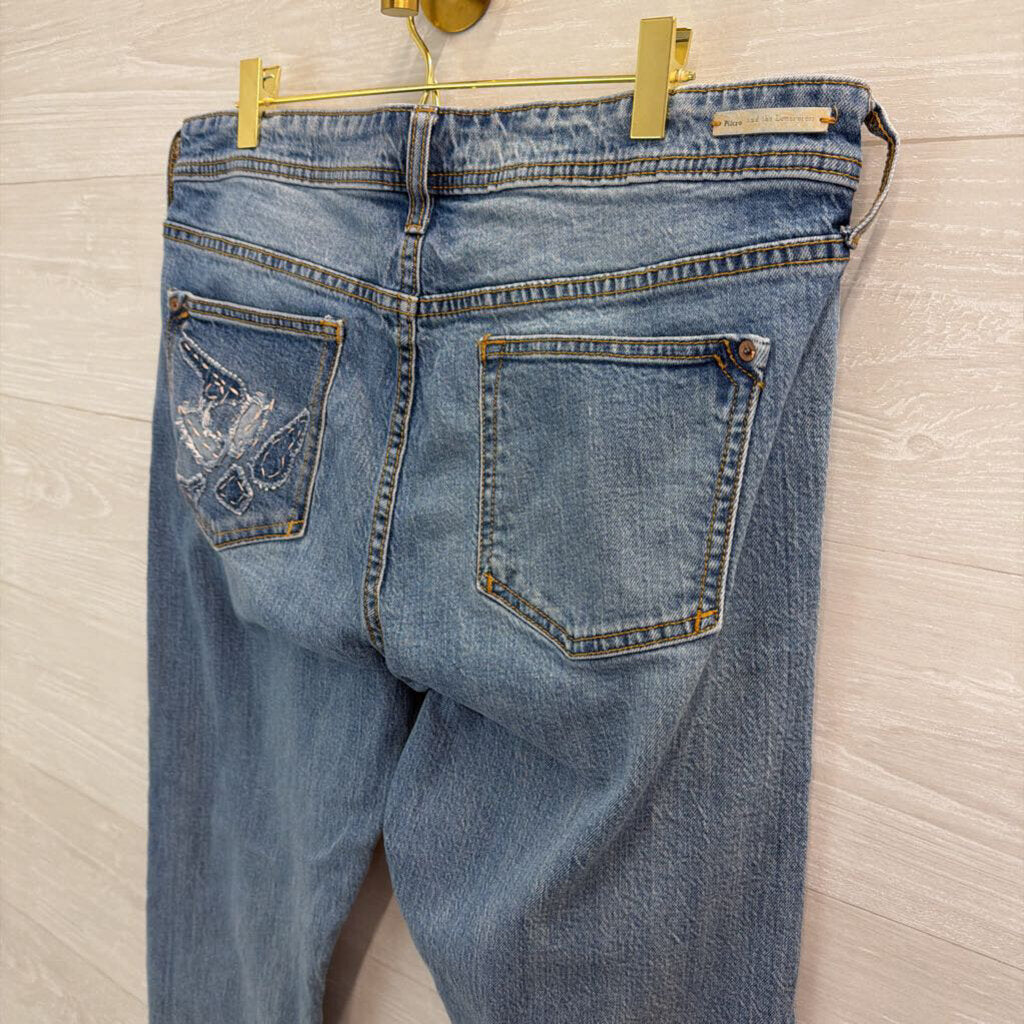 Pilcro Light Wash Slim Boyfriend Patchwork Detail Jeans 31