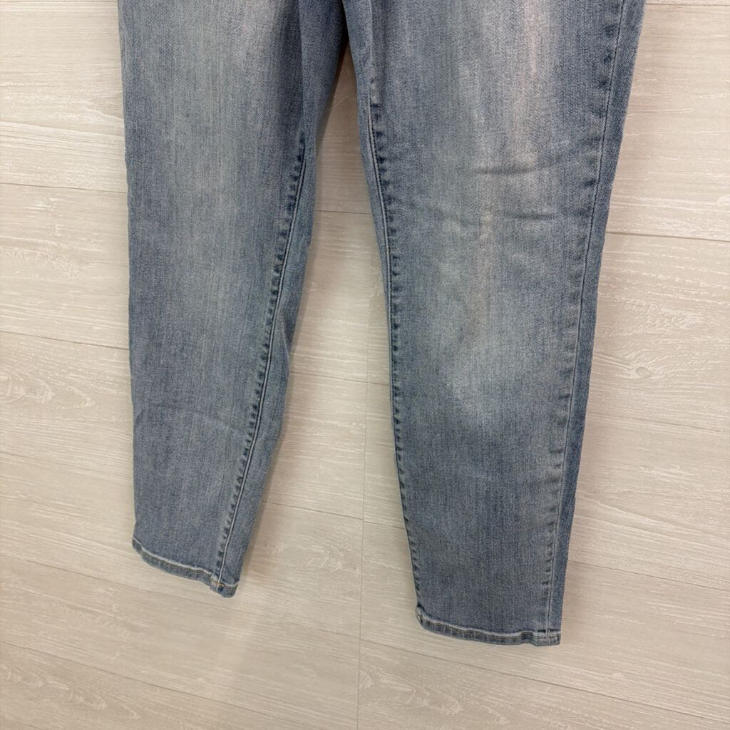 Judy Blue Light Wash Straight Leg Jeans 30