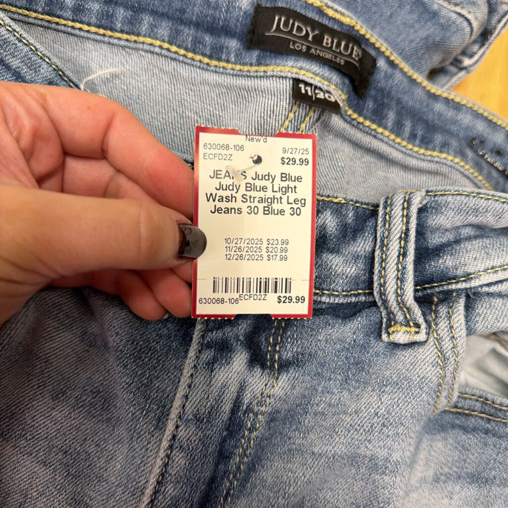 Judy Blue Light Wash Straight Leg Jeans 30