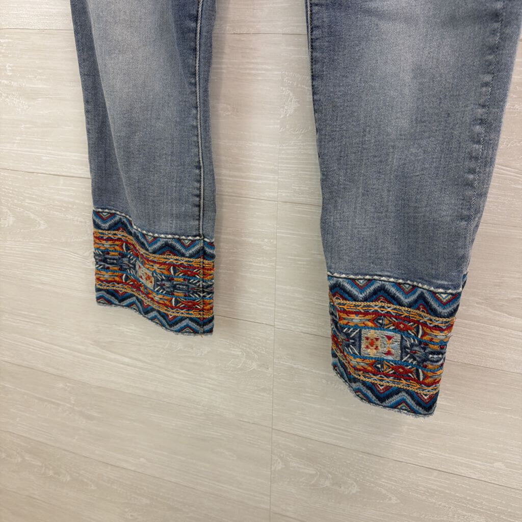 Driftwood Light Wash Embroidered Hem Colette Jeans 31