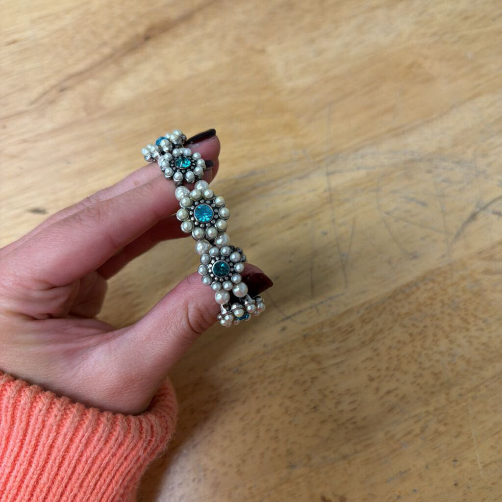 Silver/ Pearl/ Blue Stone Stretchy Bracelet