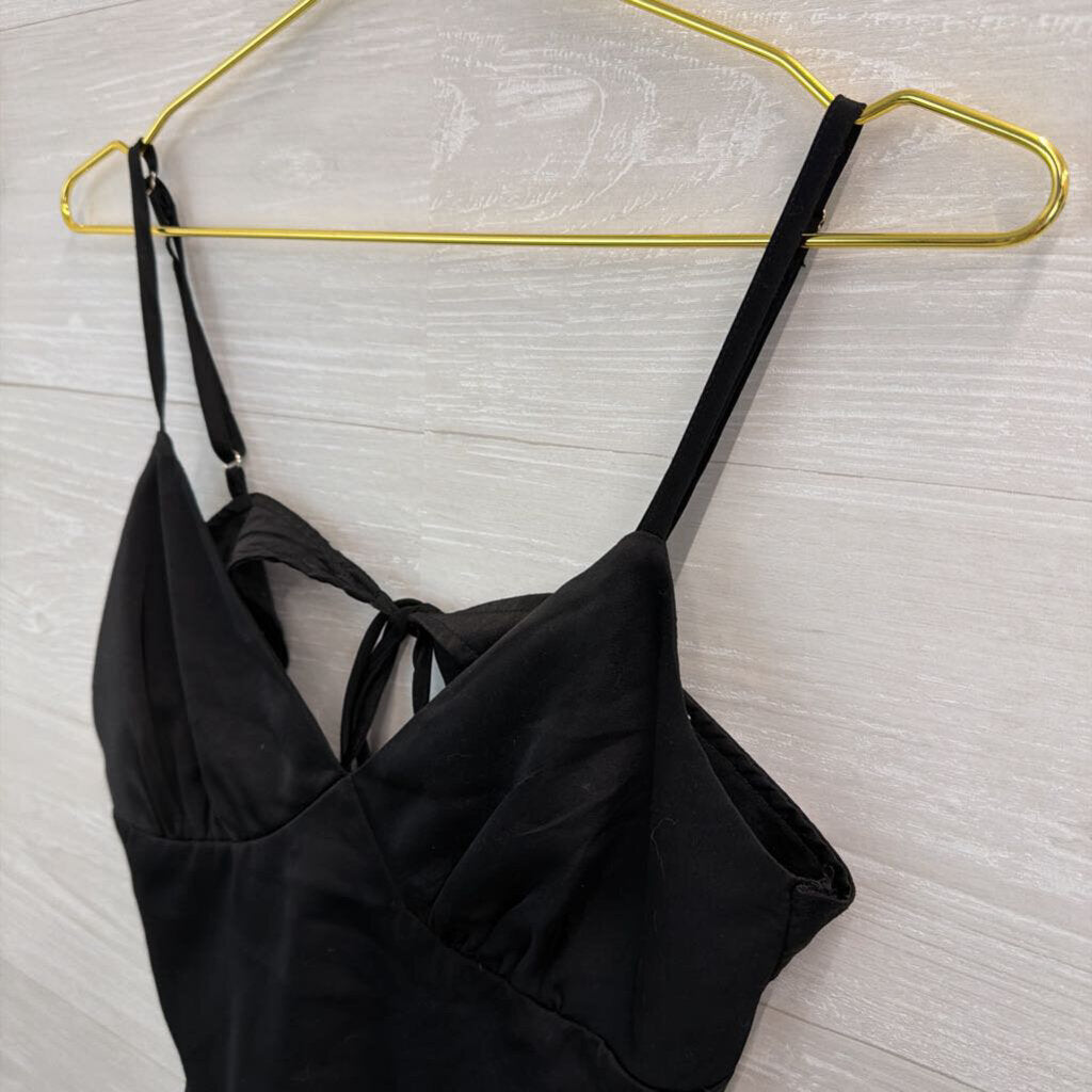 She and Sky Black Silky Cropped Tie Back Tank Top Medium