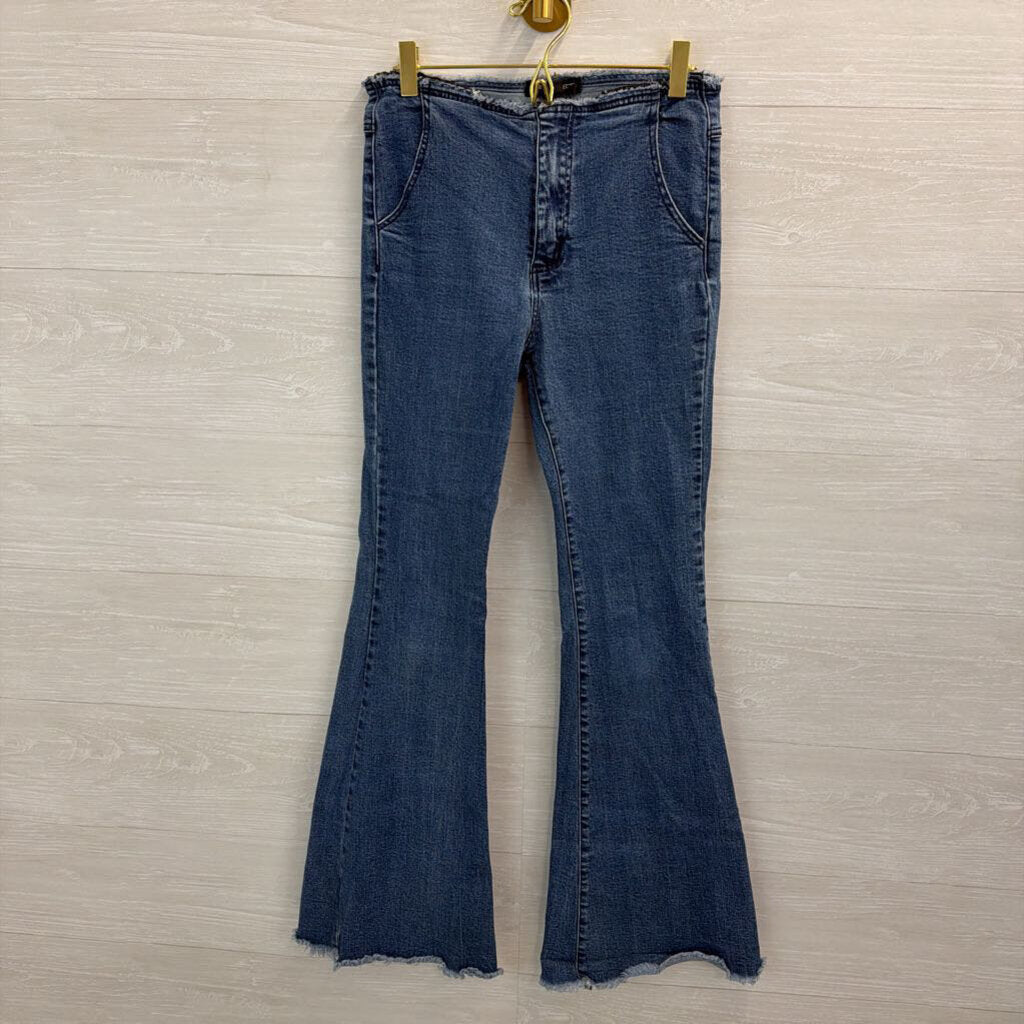 Black Label Medium Wash Flare Leg Jeans 27