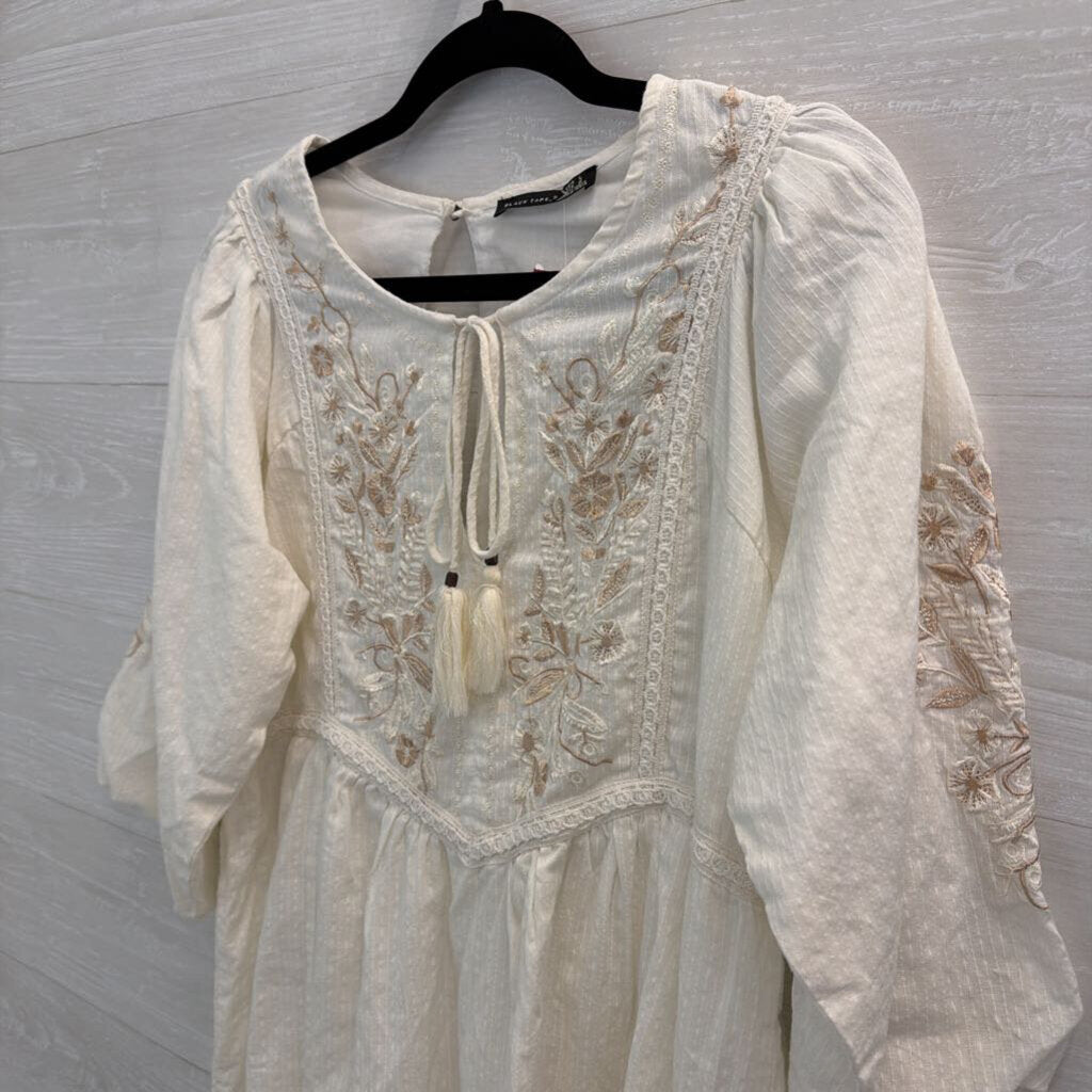 Black Tape Cream/ Brown Embroidered Long Sleeve Midi Dress Large