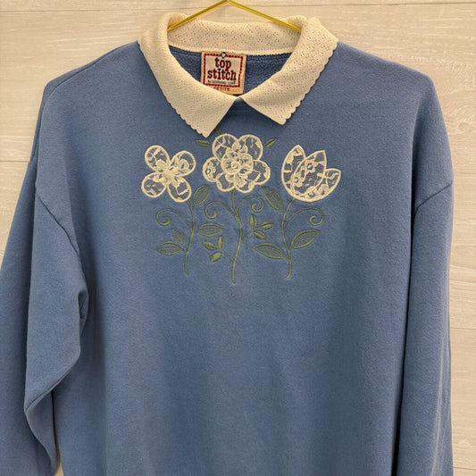 Vintage Stitch Blue/ White Flower Sweatshirt Collar Medium Petite