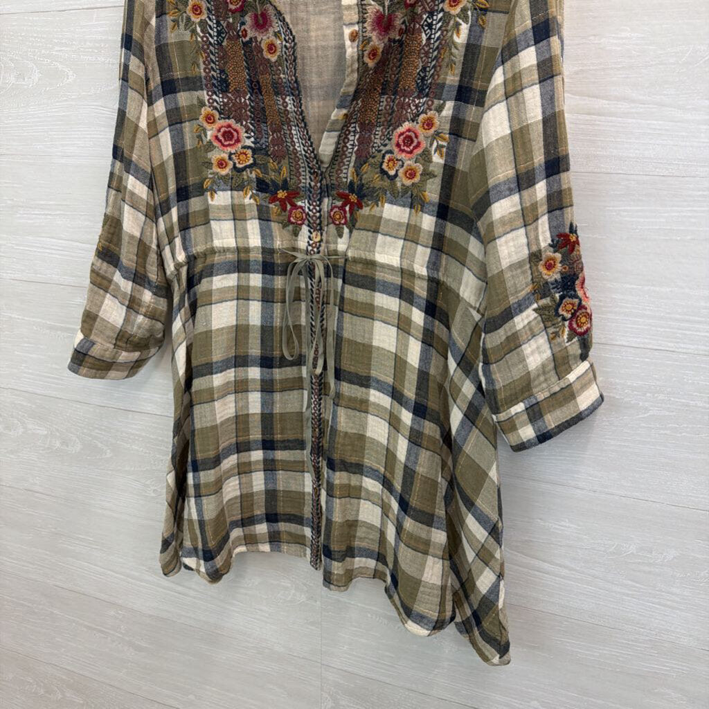 Johnny Was Workshop Cream/ Green/ Blue Plaid Embroidered Flower Long Sleeve Button Front Tunic Top Medium