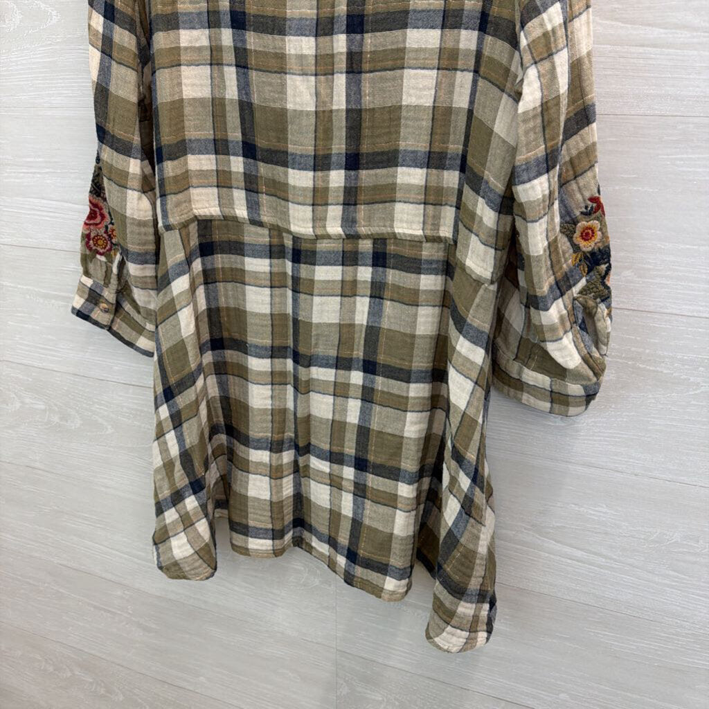 Johnny Was Workshop Cream/ Green/ Blue Plaid Embroidered Flower Long Sleeve Button Front Tunic Top Medium