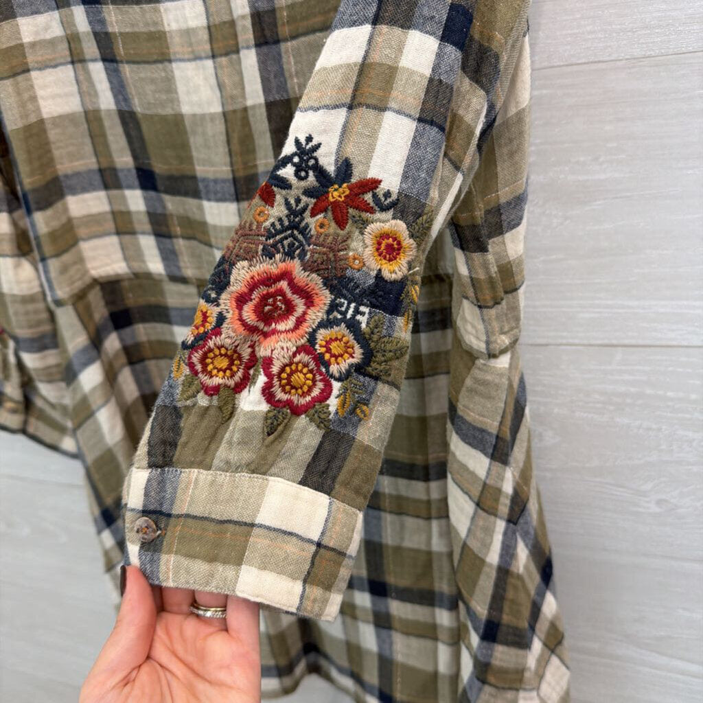Johnny Was Workshop Cream/ Green/ Blue Plaid Embroidered Flower Long Sleeve Button Front Tunic Top Medium