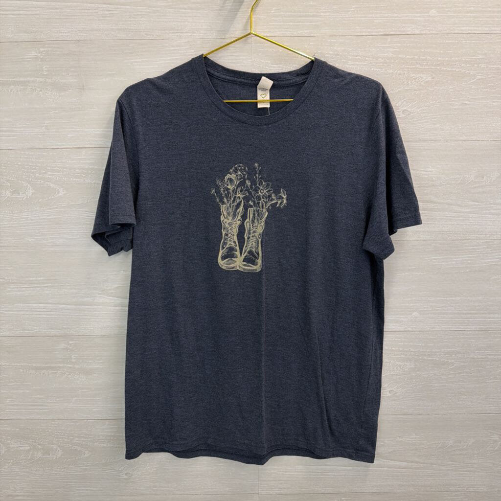 Navy/ Beige Flower In Boots Short Sleeve Graphic Tee Large