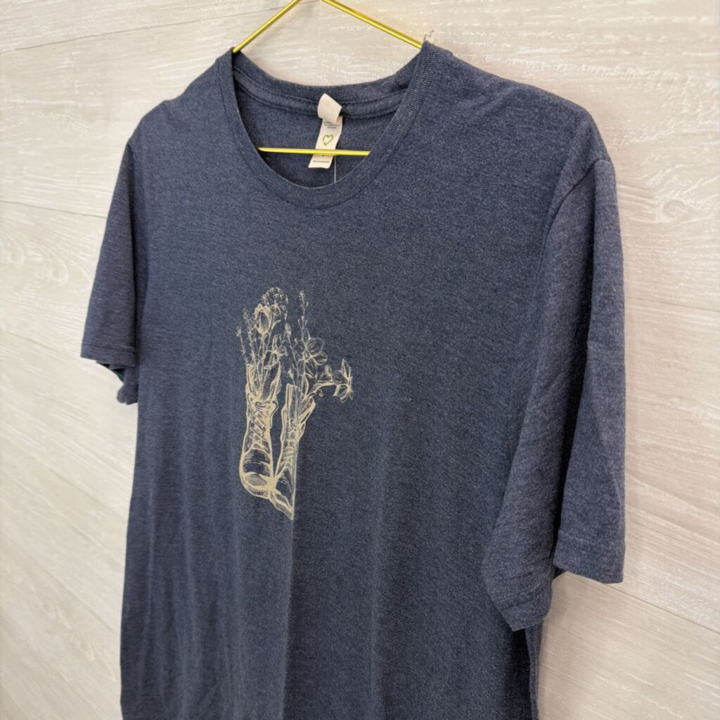 Navy/ Beige Flower In Boots Short Sleeve Graphic Tee Large