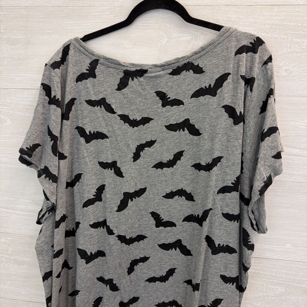 Torrid Grey/ Black Bat Print Short Sleeve Top 5XL