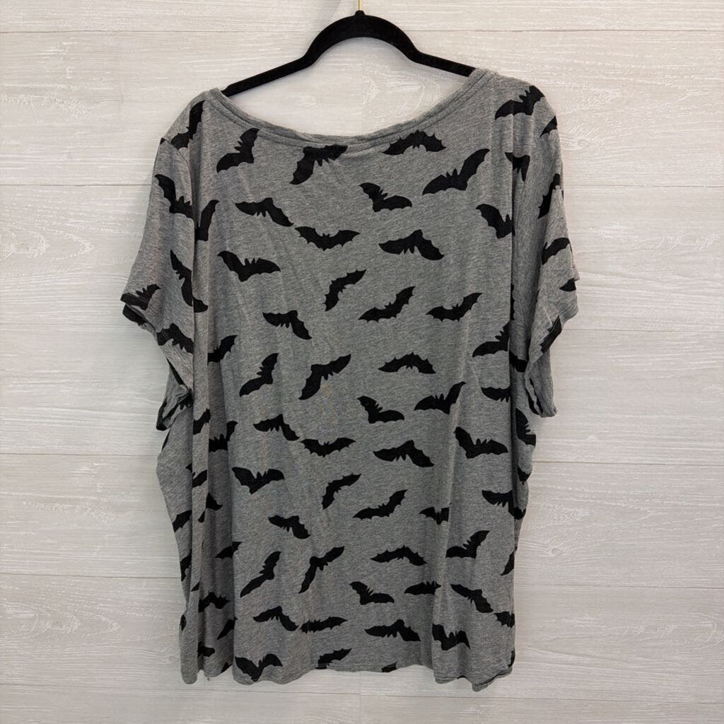 Torrid Grey/ Black Bat Print Short Sleeve Top 5XL