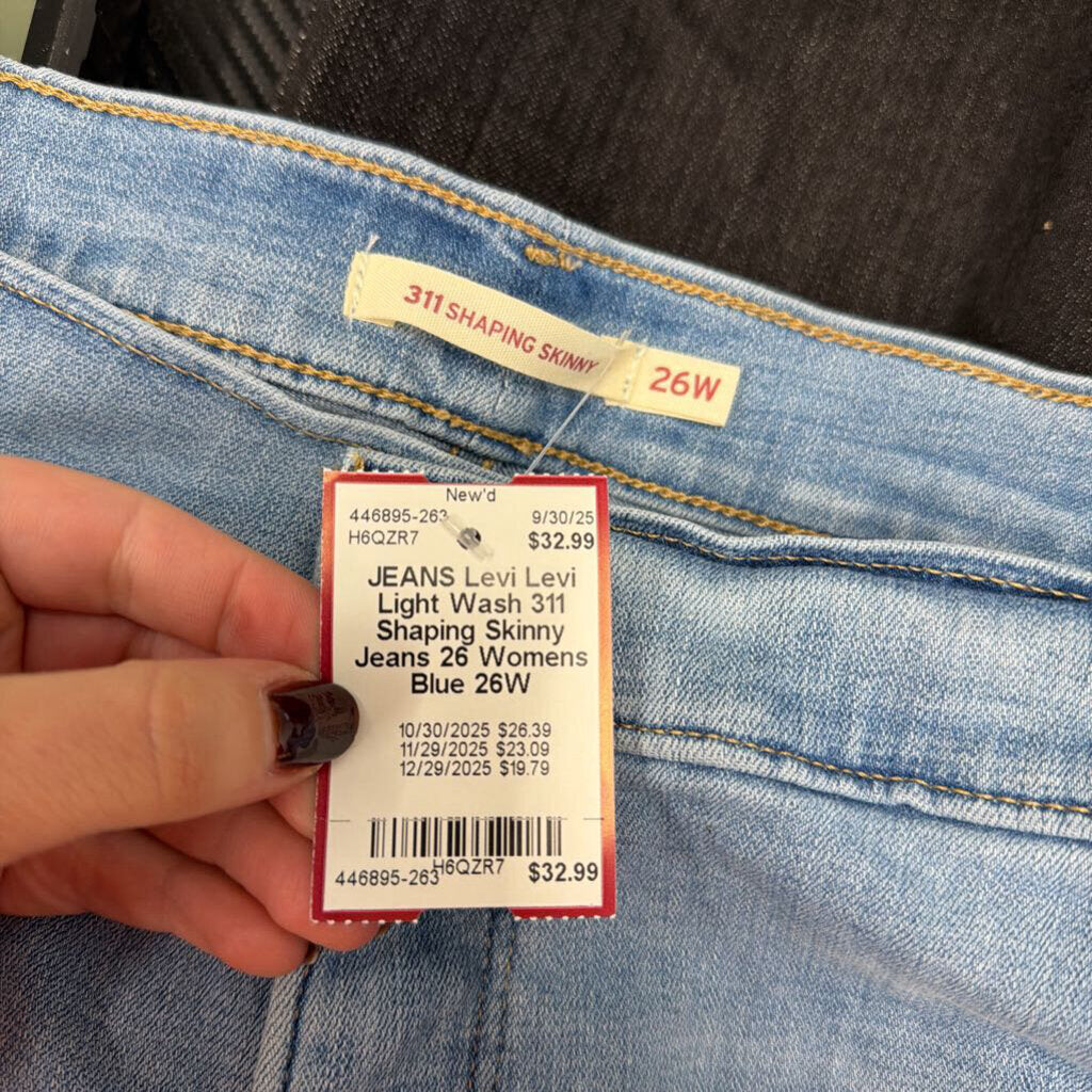 Levi Light Wash 311 Shaping Skinny Jeans 26 Womens
