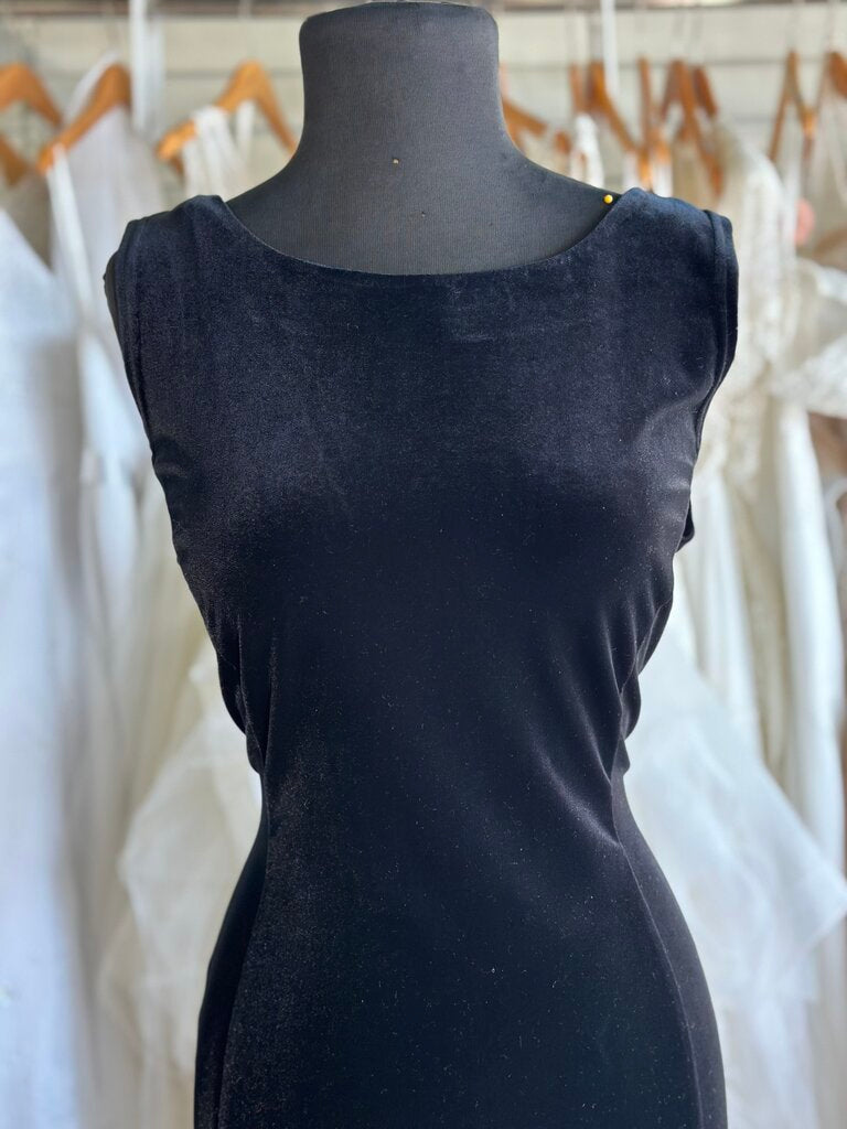 Ronni Nicole Black Velvet Sleeveless Long Formal Dress 12