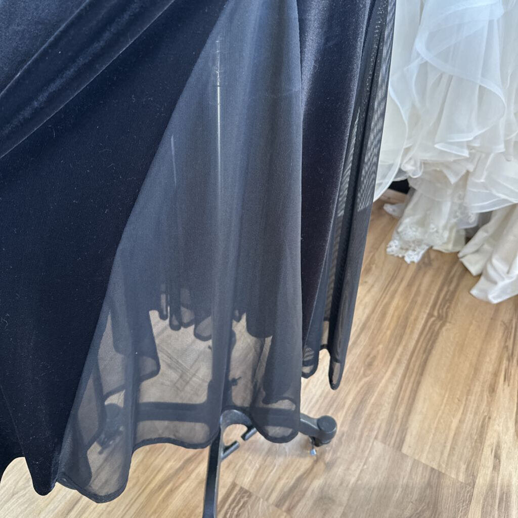 Ronni Nicole Black Velvet Sleeveless Long Formal Dress 12