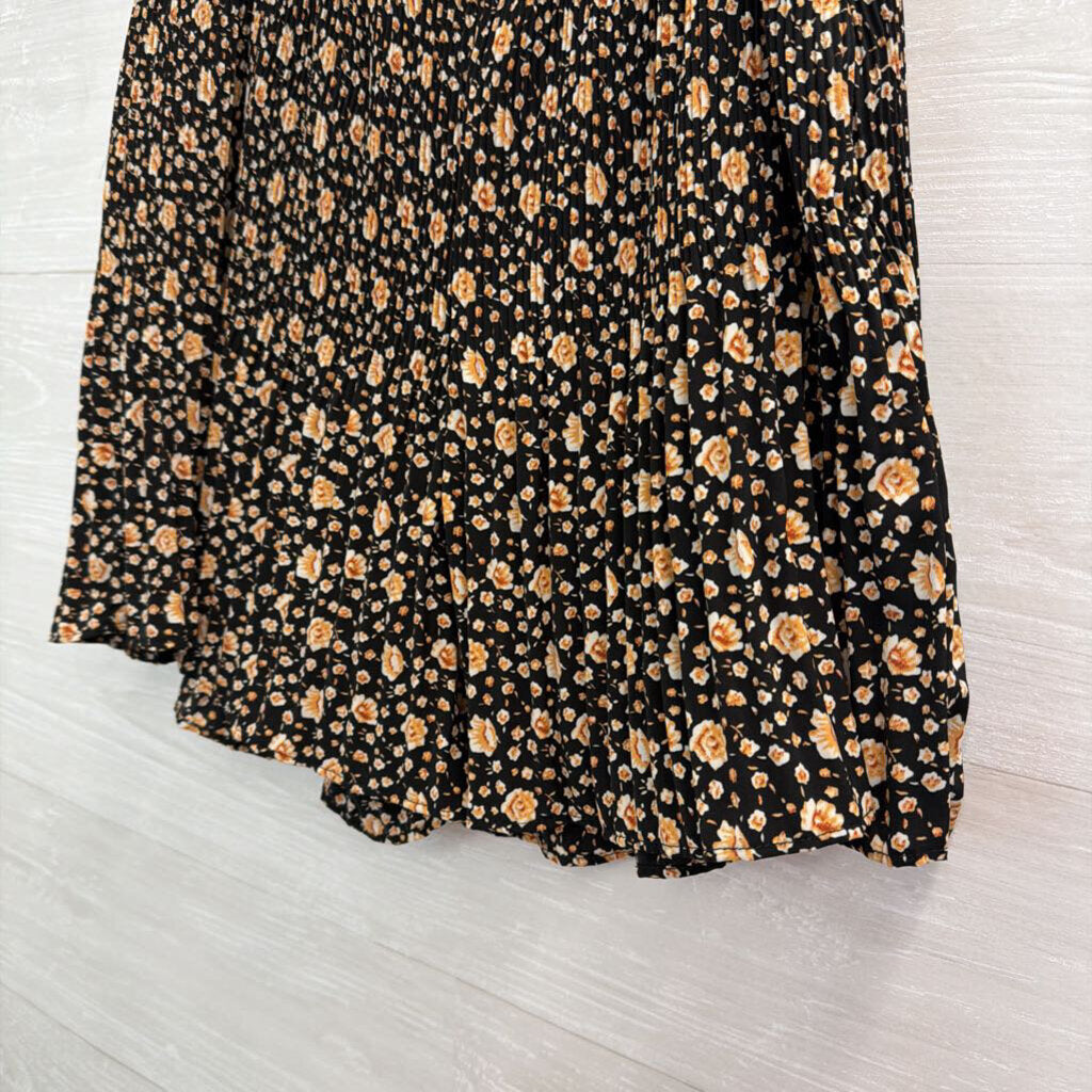 ee some Black/ Orange Flower Print Pleated Flowy Shorts Large