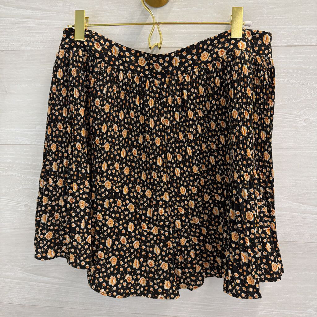 ee some Black/ Orange Flower Print Pleated Flowy Shorts Large