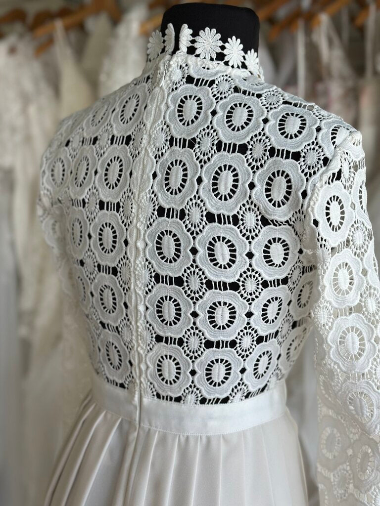 Self-Portrait Pleated Floral Crochet Wedding Dress 2