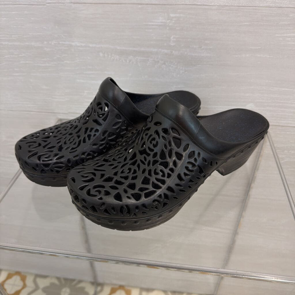 Dansko Black Pippa Molded Laser Cut Clogs 39