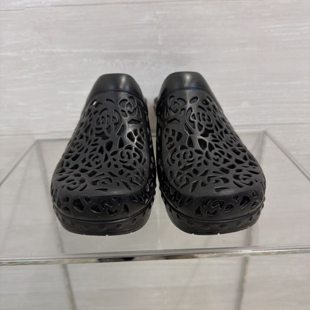 Dansko Black Pippa Molded Laser Cut Clogs 39