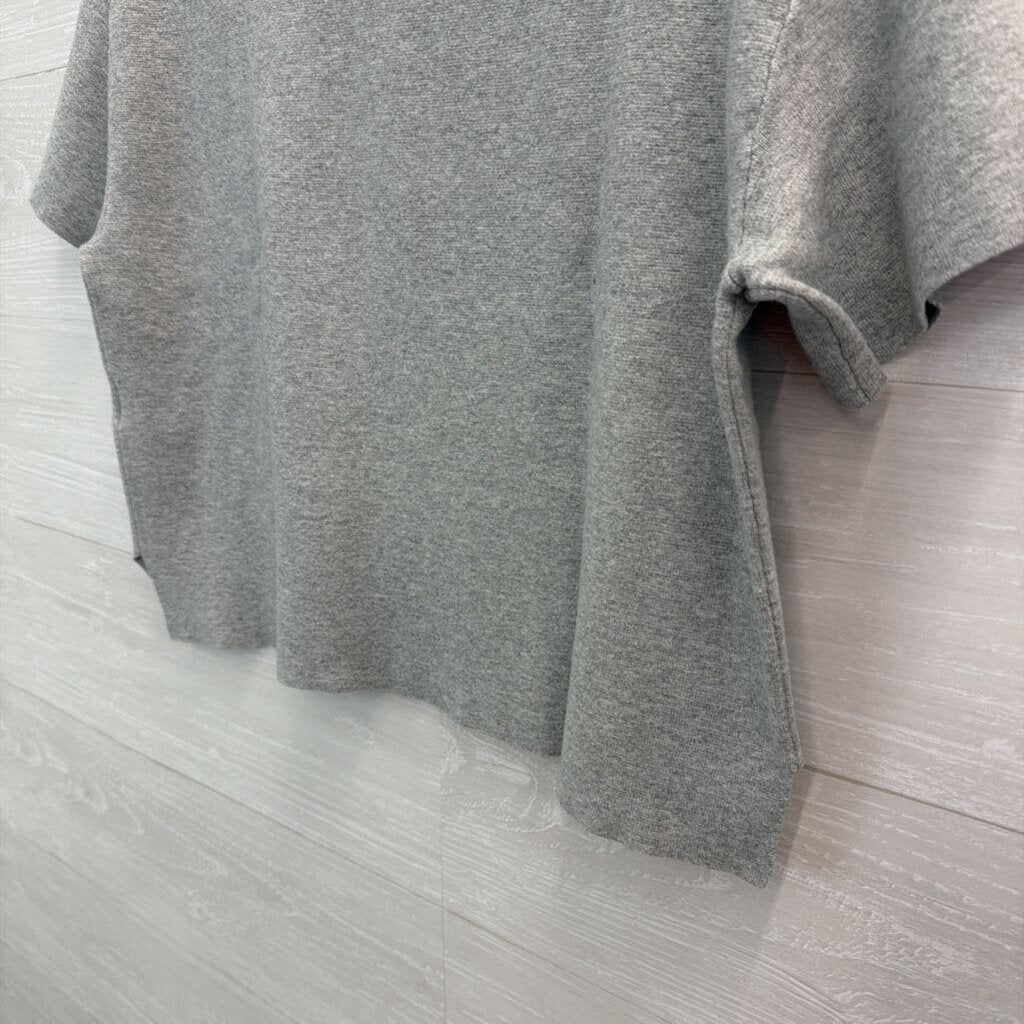 Abercrombie and Fitch Grey Knit Cropped Short Sleeve Boxy Top Medium
