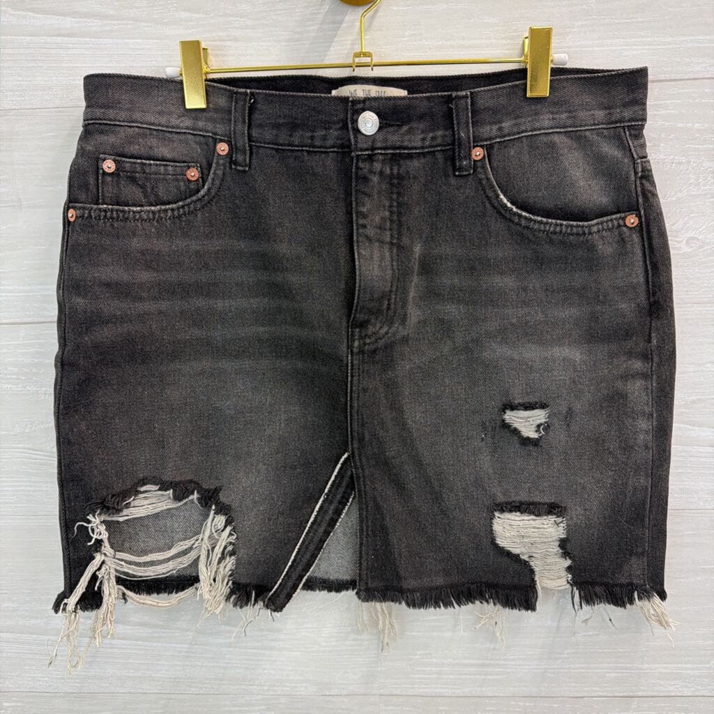 We The Free Black Distressed Denim Mini Skirt 29