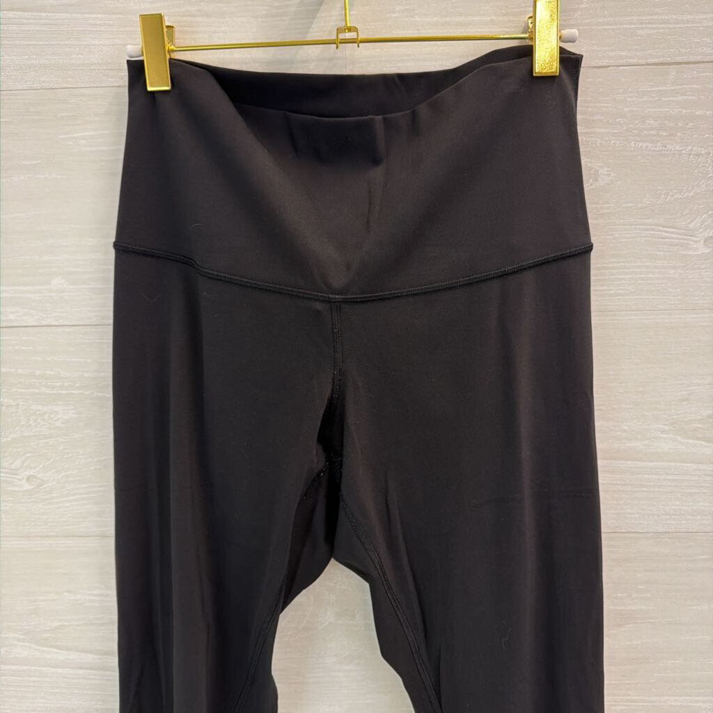 Lululemon Black Cropped Leggings 8