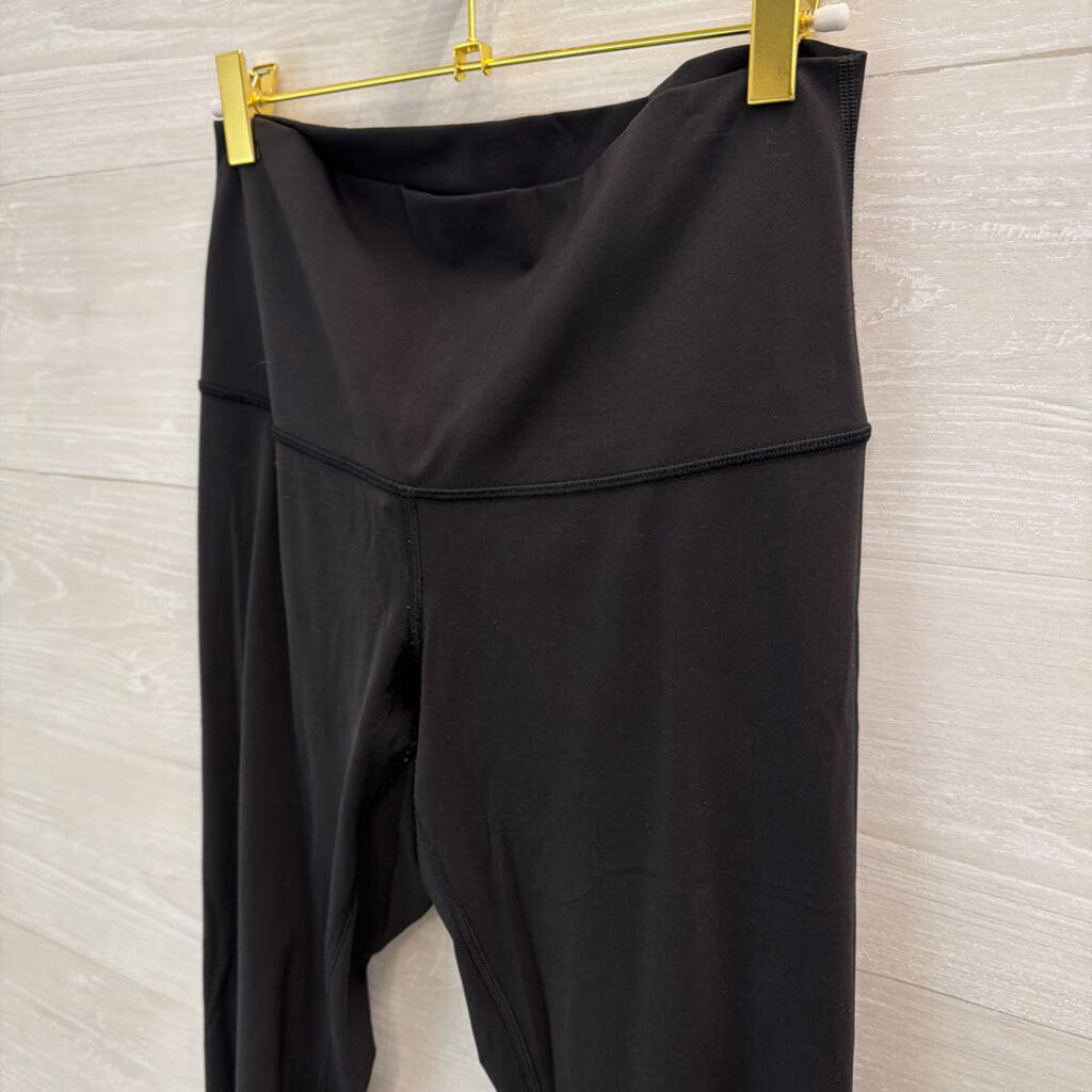 Lululemon Black Cropped Leggings 8