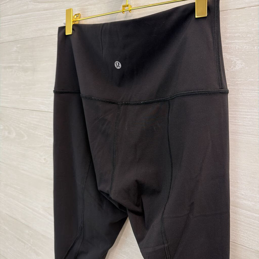 Lululemon Black Cropped Leggings 8