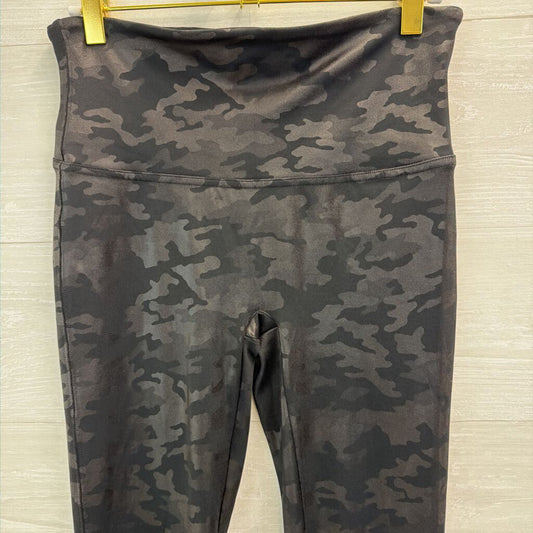 Spanx Black Camo Print Leggings Large