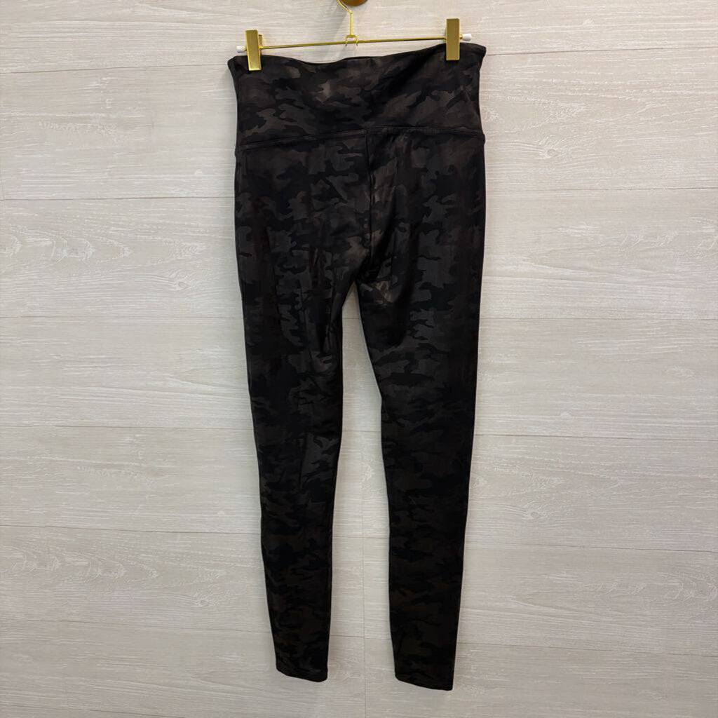 Spanx Black Camo Print Leggings Large