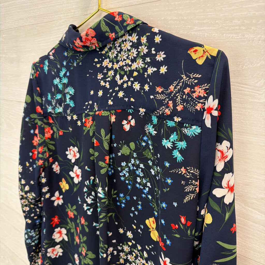 Soho Blue/ Multi Flower Print Long Sleeve Button Down Top Small