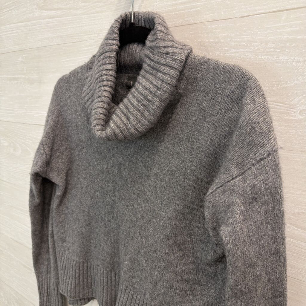 Anthropologie Grey Cropped Long Sleeve Turtle Neck Sweater Extra Small