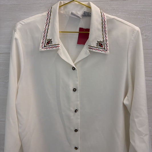 Vintage Koret White Embroidered Detail Long Sleeve Button Down Top 16